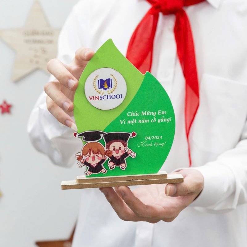 Cúp vinh danh học sinh CVDHSPPR04