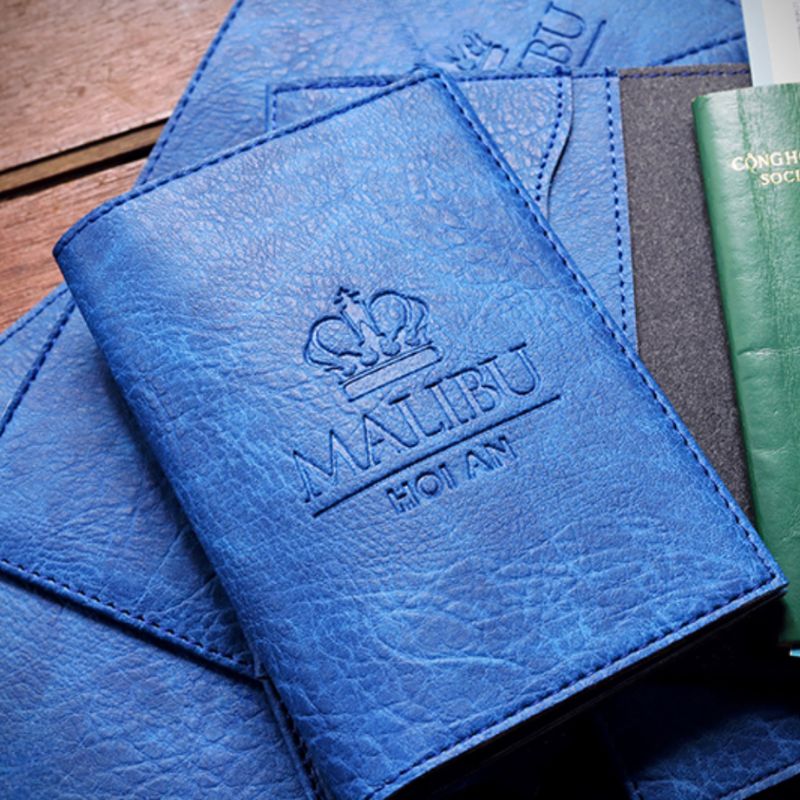 Ví passport dập chìm logo theo yêu cầu PPPPR03