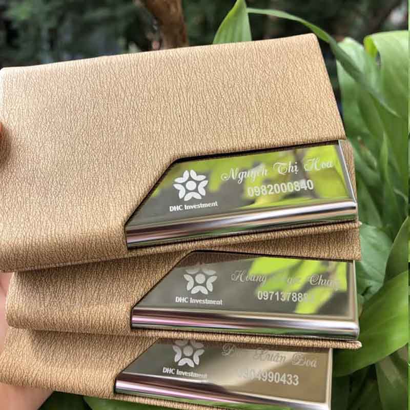 hop-namecard-cao-cap-khac-logo-theo-yeu-cau-5